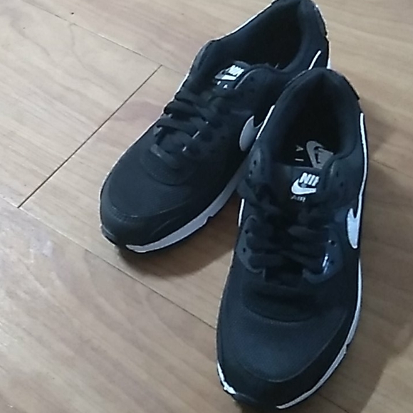 Nike Air Max 90 Siz 7 Blk & White - Picture 3 of 4